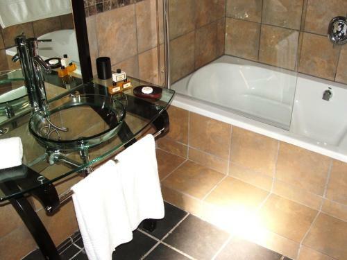 Hotel 24 Onvrey 3 Star Guest House