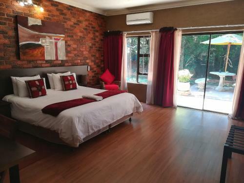 Hotel 24 Onvrey 3 Star Guest House