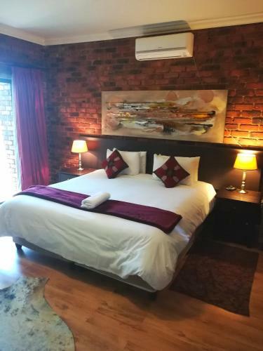 Hotel 24 Onvrey 3 Star Guest House