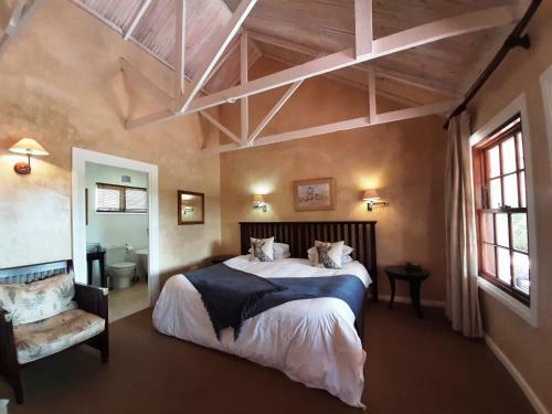 Leeuwenbosch Shearers Lodge - Amakhala Game Reserve