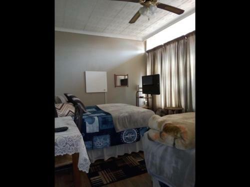 Hostal Casa Villa Guest House Carletonville - Suite 1