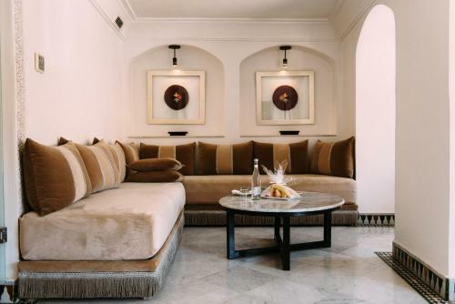 Riad Maison Bleue And Spa