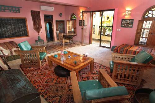 Riad Lune Et Soleil