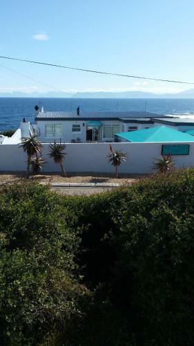 Bed & Breakfast On The Rocks