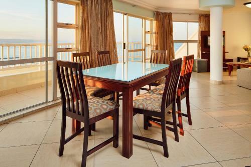 Hotel First Group The Palace All-suite