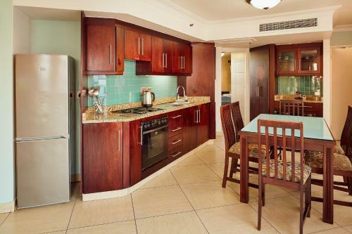 Hotel First Group The Palace All-suite