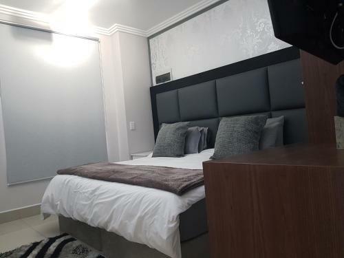 Cyro Apartments At Central Park