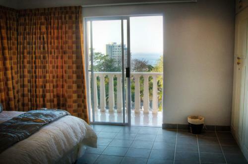 Hostal Rostalyn Guesthouse