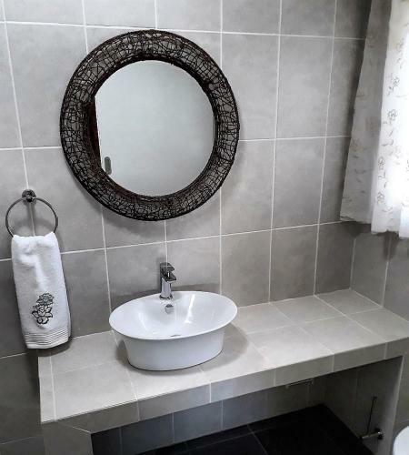 Hostal Rostalyn Guesthouse