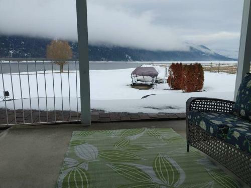 Apartamento Little Shuswap Lake Front Suite