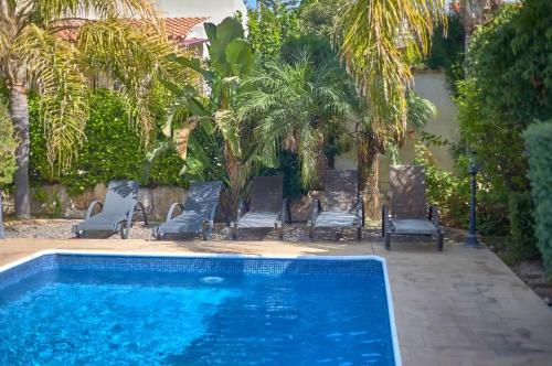 Cheerful 3 Bdr Villa Near The Beach