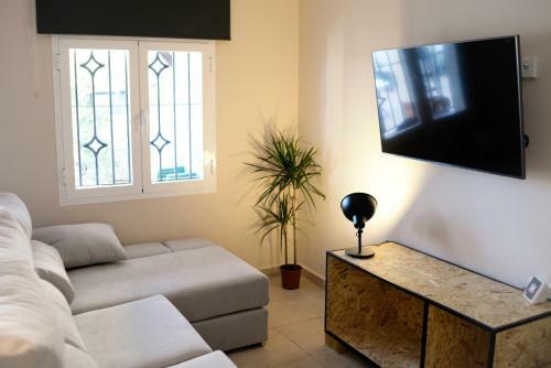 Azul A�il El Patio Casa Rural En Alameda