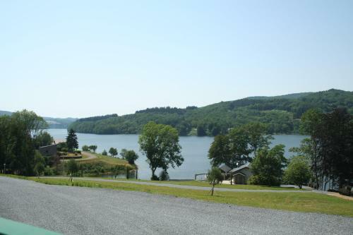 Hostal Room In Bb - Breakfast Included Ten Minutes From Lac De La Raviege 2