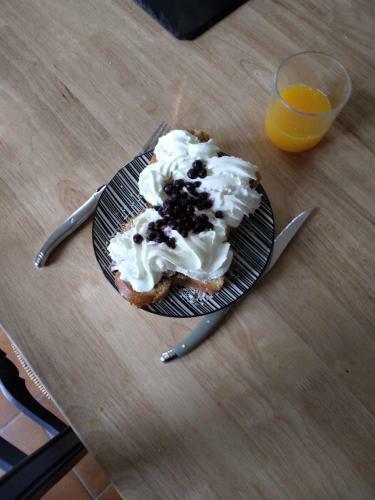 Hostal Room In Bb - Breakfast Included Ten Minutes From Lac De La Raviege 2