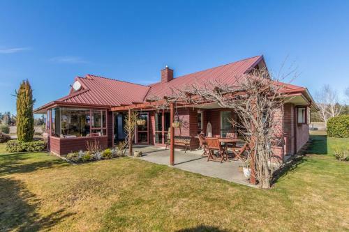 Mountain Majesty - Wanaka Holiday Home