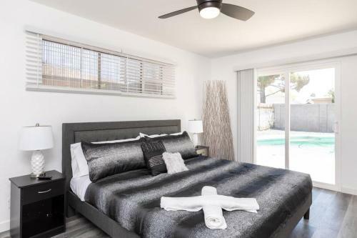 Stylish Tempe Remodeled Home With Pool