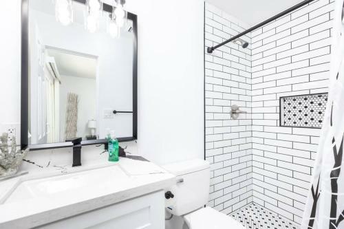 Stylish Tempe Remodeled Home With Pool