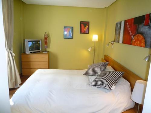 Dflat Escultor Madrid Apartments