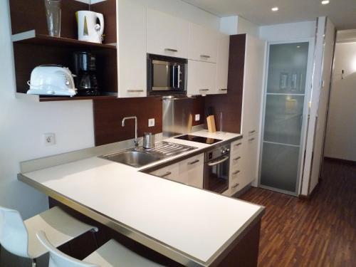 Dflat Escultor Madrid Apartments