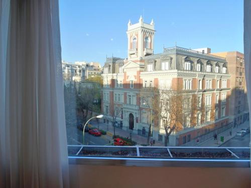 Dflat Escultor Madrid Apartments
