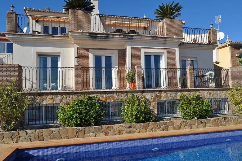 Hostal Welcome Inn Nerja Guest House Luxury Bed & Breakfast