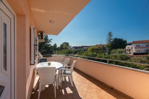 Cosy And Modern 2-bed Apartment In Krk Croatia