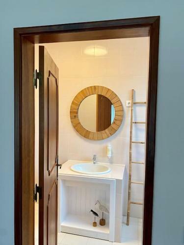 Villa Quinta Encantadora Com Piscina E Espa�os Verdes