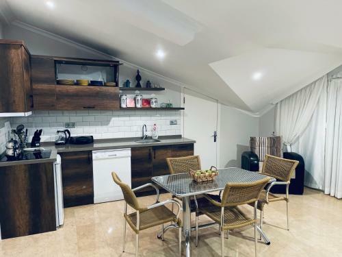 Apartamento Akvaryum ?�?nde Teras Manzarali Dublex Da?re