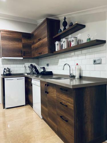 Apartamento Akvaryum ?�?nde Teras Manzarali Dublex Da?re