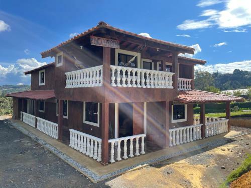 Vista Verde Hostal Entre Monta�as