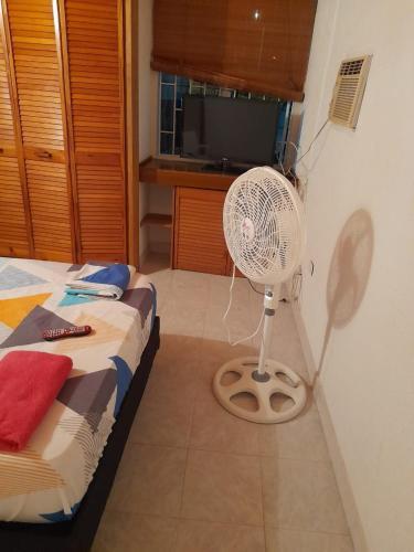 Comparto Casa Con Piscina En Condominio