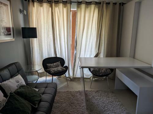 Apartamento Depto En Valle Nevado 2d2b Con Terraza Edificio Valle De C�ndores Ski Out Servicio Hom Vc1205