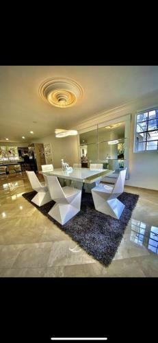 Villa Casa En El Poblado Independiente - San Sebastian