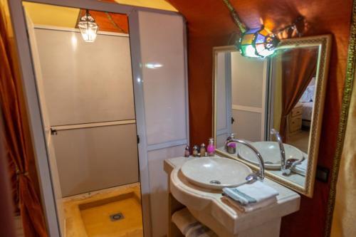Night Desert Luxury Camp