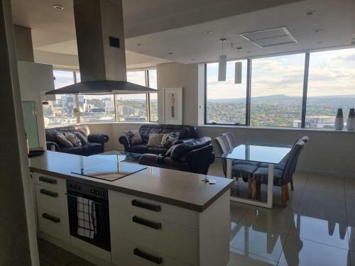 Sandton Skye 3 Bed Exclusive Apartment