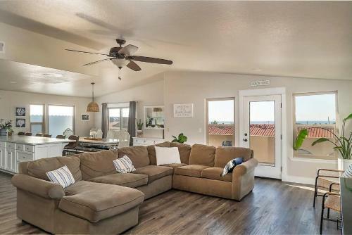 Family Friendly Beach House With Open Living Space