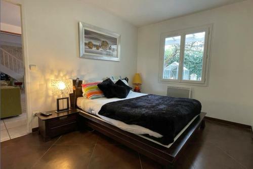 Nice Duplex With Garden And Terrace In Aytr�