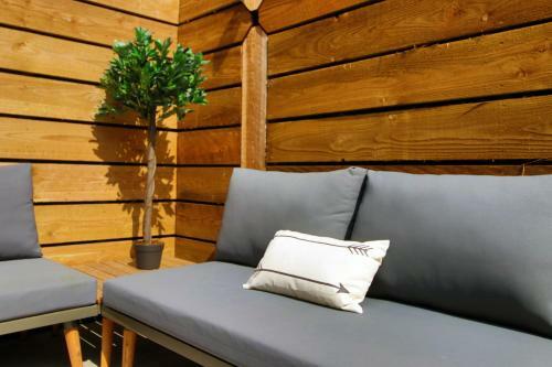 New 2022 Spacious 2 Bed Apartment - Private Courtyard - Underfloor Heating