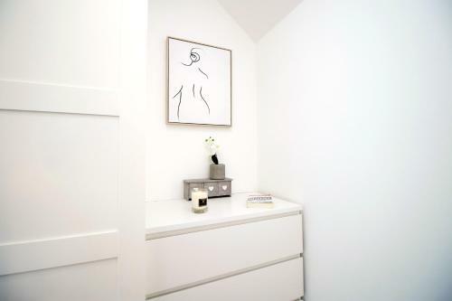 New 2022 Spacious 2 Bed Apartment - Private Courtyard - Underfloor Heating