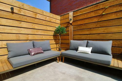 New 2022 Spacious 2 Bed Apartment - Private Courtyard - Underfloor Heating