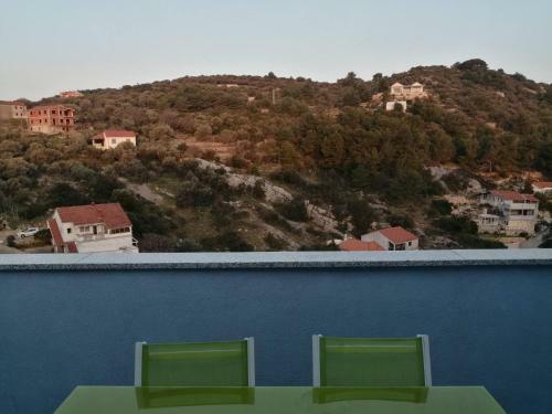 Sea View 1-bedroom Apartment Long Island