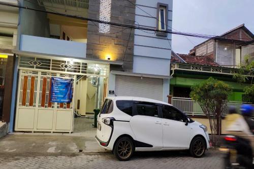 Hotel Oyo 91209 Arjuna Residence Sby