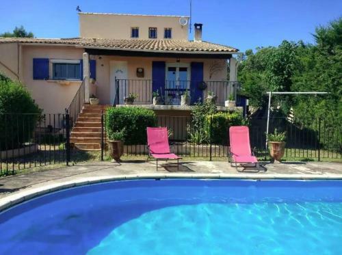 Villa Entre N�mes Et Le Pont Du Gard