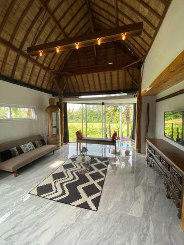 Villa Ola Tambayong