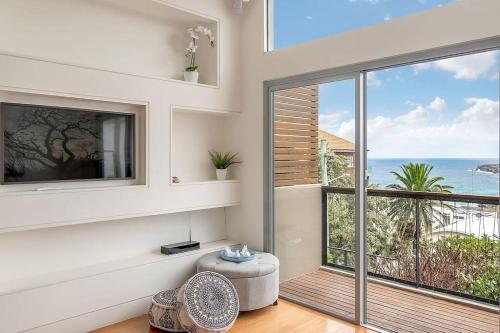 Elite Beachside Holiday Home / Tamarama