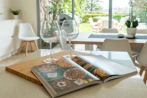 Elite Beachside Holiday Home / Tamarama