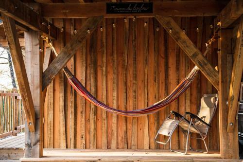 Charmante Cabane Dans Les Arbres Avec Jacuzzi Et Sauna