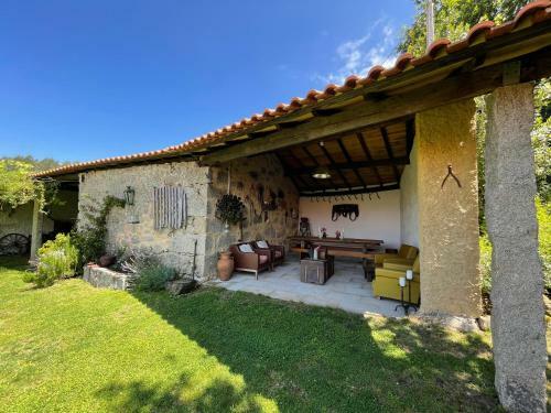 Casa De Vilar De Rei - Ref�gio No Minho Com Piscina