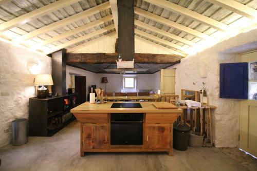 Casa De Vilar De Rei - Ref�gio No Minho Com Piscina