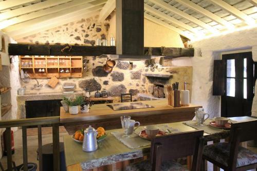 Casa De Vilar De Rei - Ref�gio No Minho Com Piscina